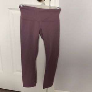 Cropped plum leggings